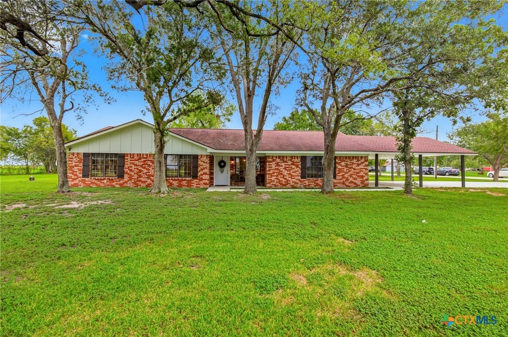 Photo of 30 Sunrise Lane, Victoria, TX 77905 (MLS # 628330)