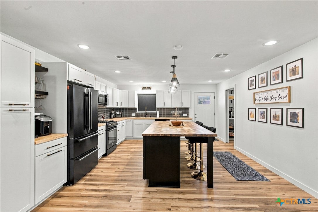 30 Sunrise Lane
