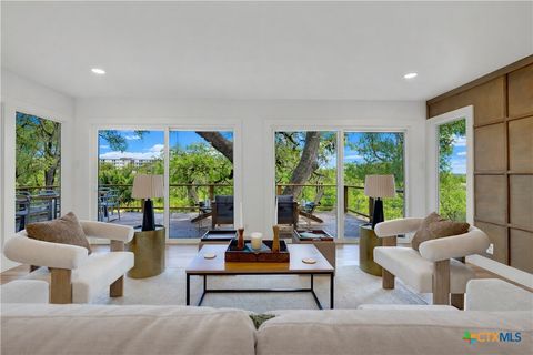 Photo of 810 N Loop Street, San Marcos, TX 78666 (MLS # 608638)