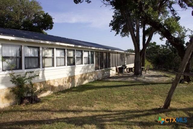 810 FM 470