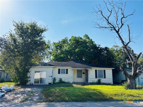 Photo of 2505 Cardinal Street, Victoria, TX 77901 (MLS # 623655)