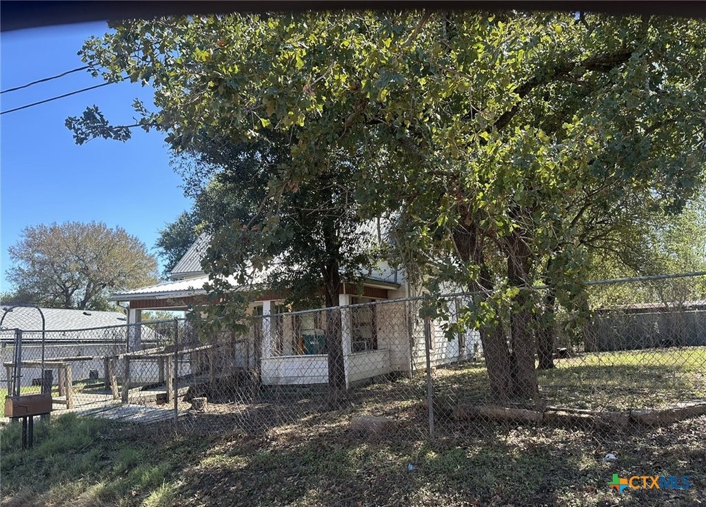 Photo of 1504 Pidcoke Street, Gatesville, TX 76528 (MLS # 627373)