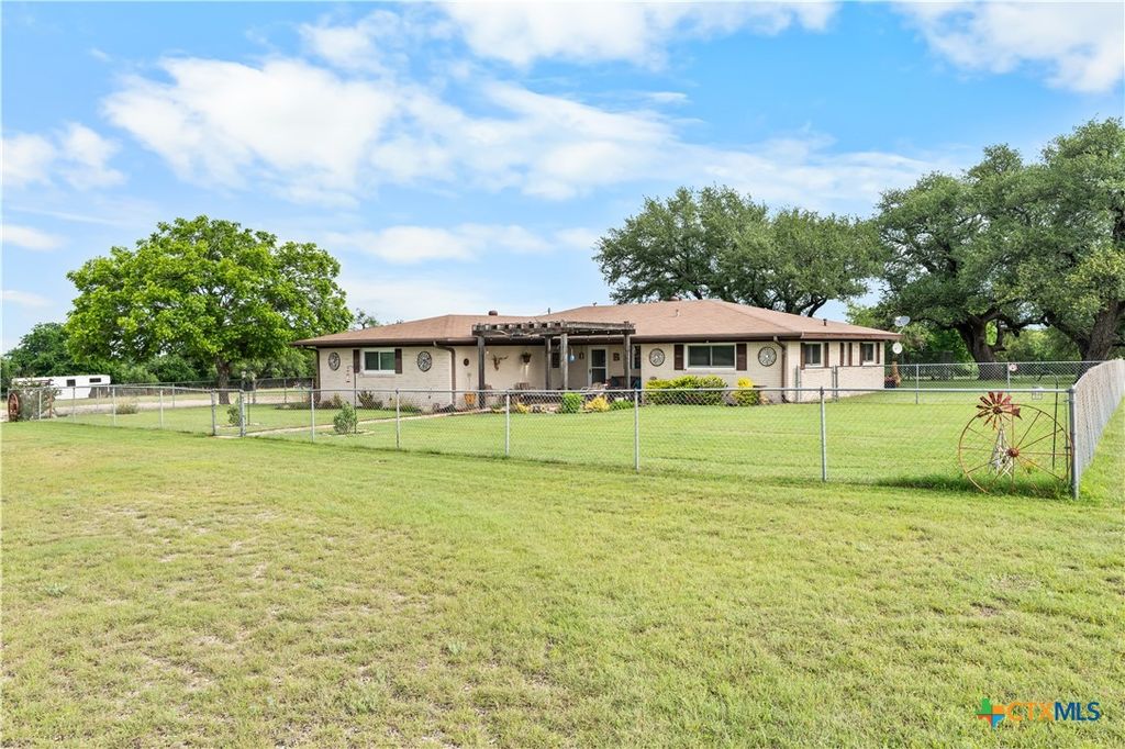 Photo of 2911 Osage Road, Gatesville, TX 76528 (MLS # 613255)