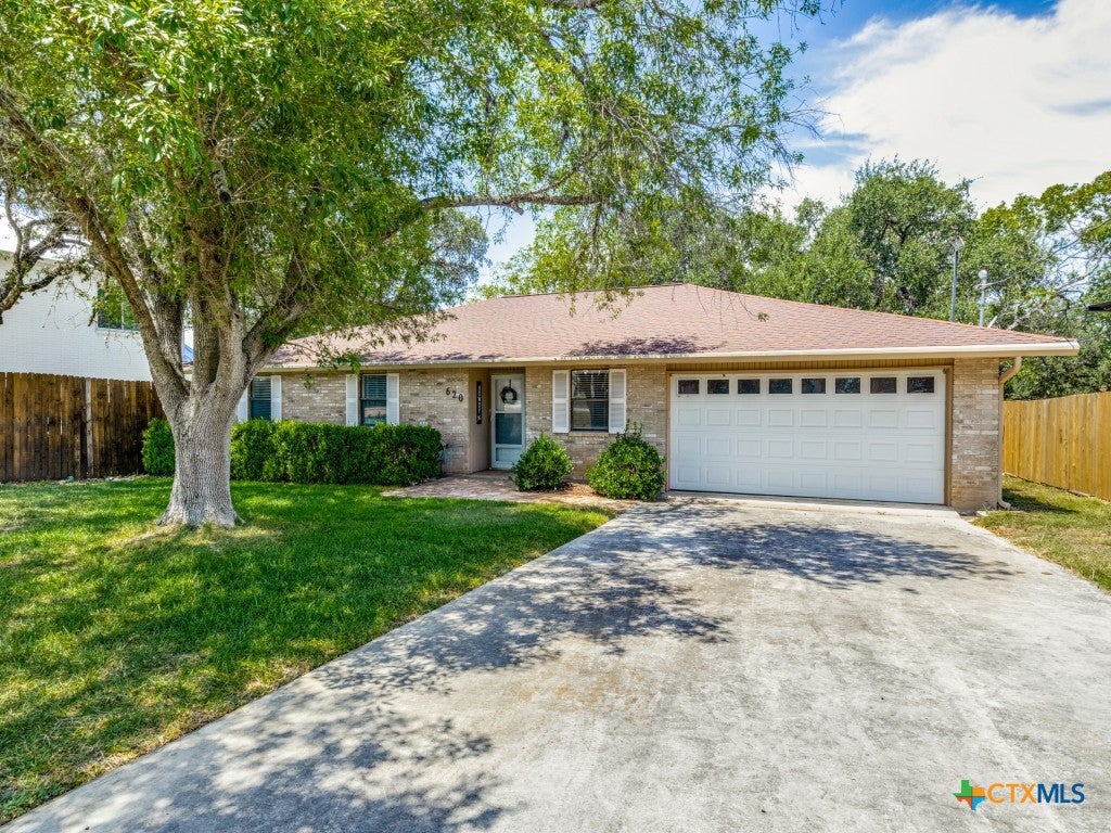 Photo of 620 Lake Island Drive, Canyon Lake, TX 78133 (MLS # 577451)