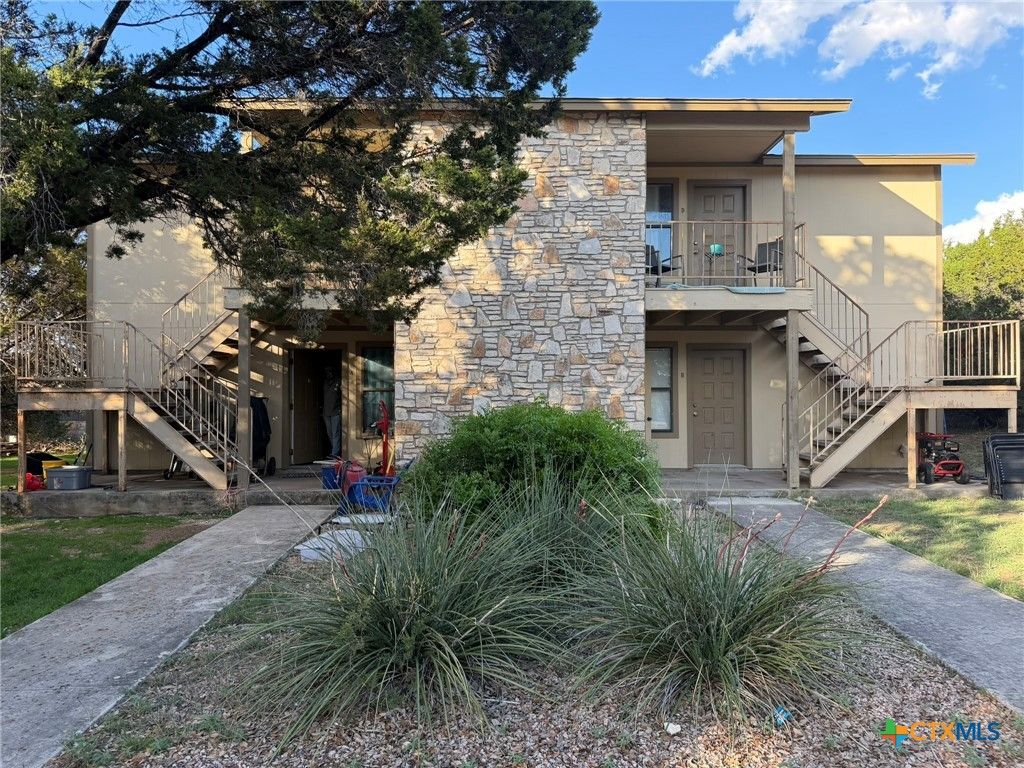 Photo of 20700 Bonanza Street, Lago Vista, TX 78645 (MLS # 610501)