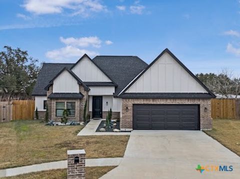 Photo of 109 Luke Court, Victoria, TX 77904 (MLS # 605821)