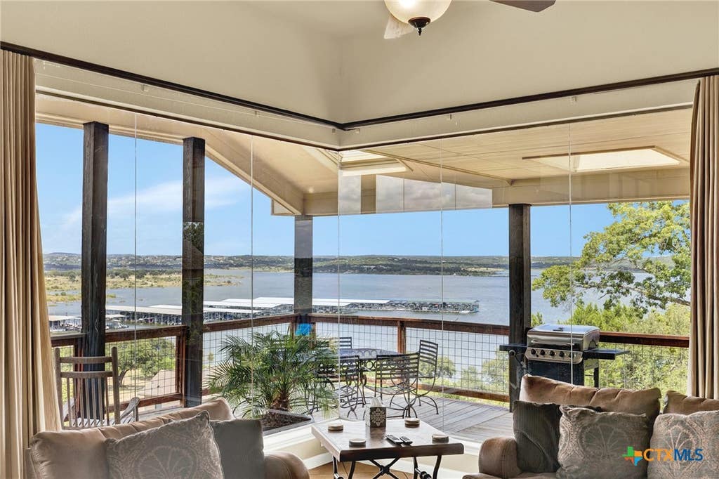 Photo of 1525 W Lakeside Drive, Canyon Lake, TX 78133 (MLS # 622882)