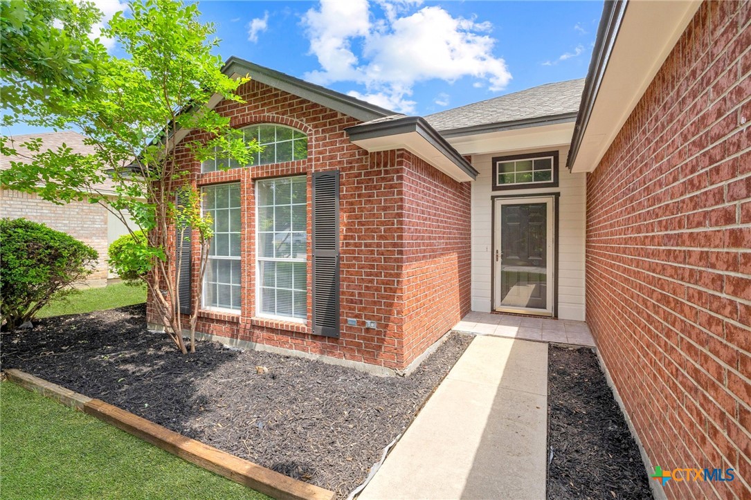 1808 Stratford Drive