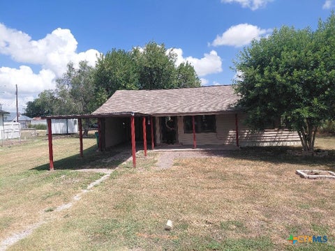 Photo of 107 E Saint Mary Street, Runge, TX 78151 (MLS # 625330)