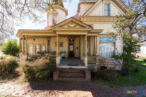 Photo of 606 S Key Avenue, Lampasas, TX 76550 (MLS # 605377)