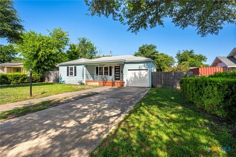 Photo of 918 N 15th Street, Temple, TX 76501 (MLS # 620646)