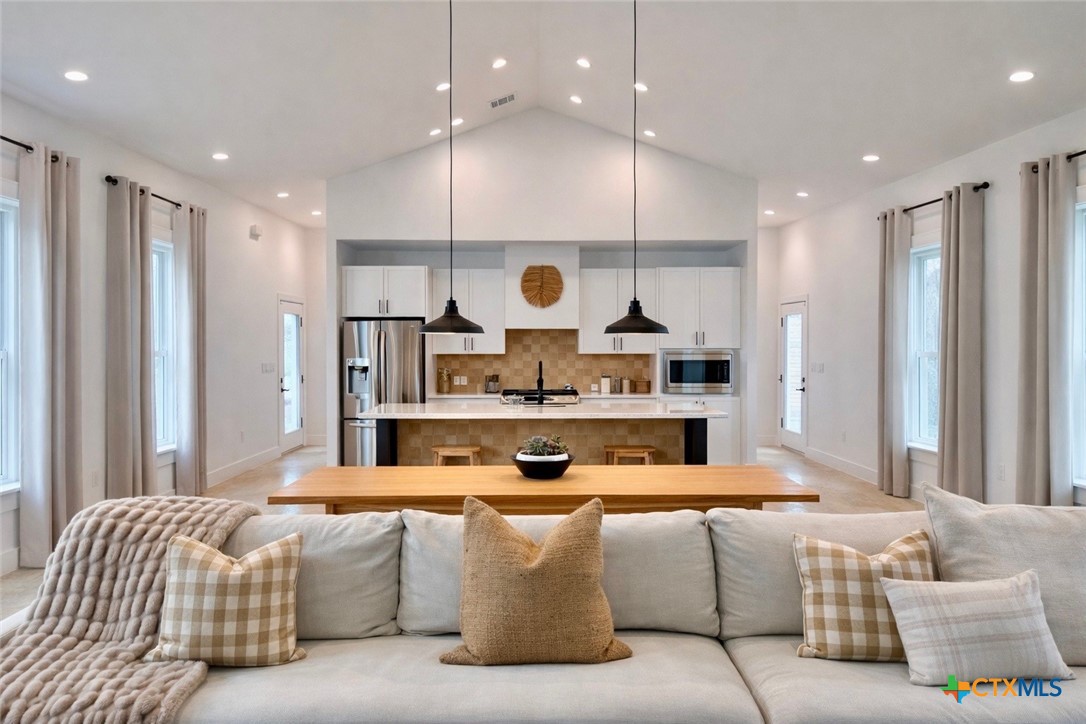 5 Cripple Creek Court