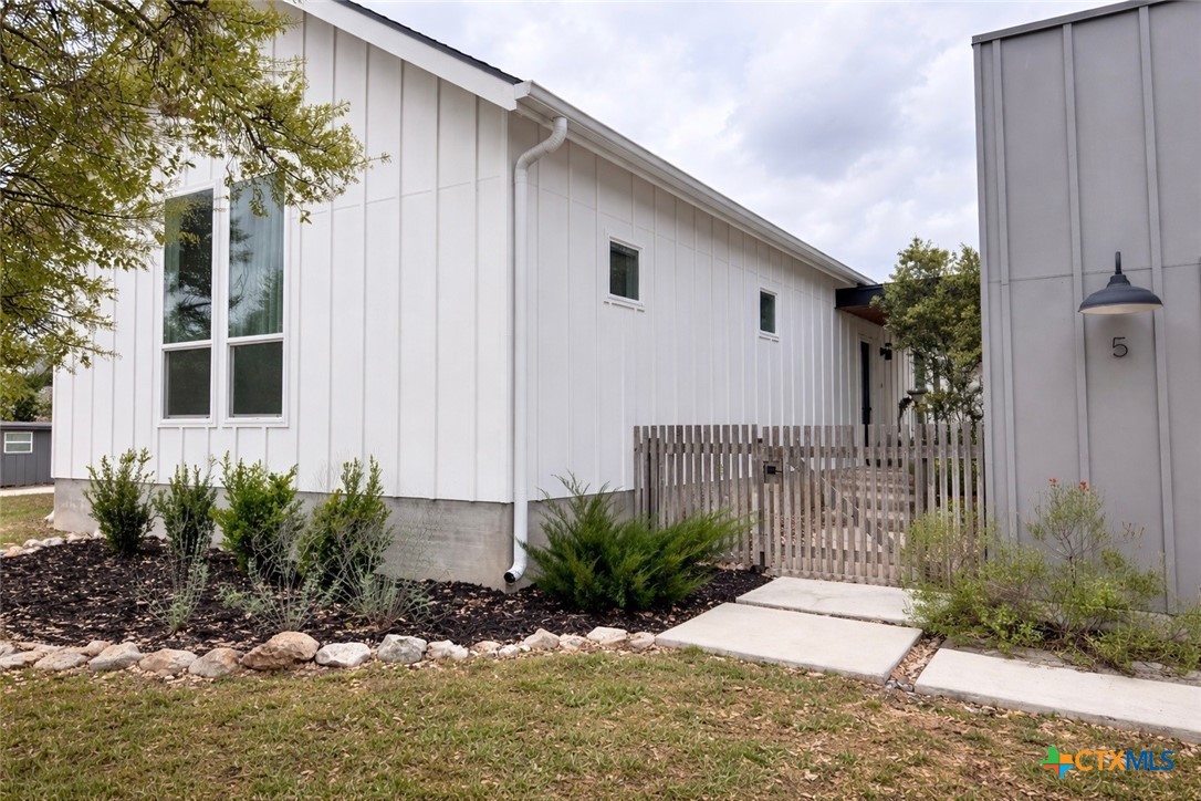 5 Cripple Creek Court