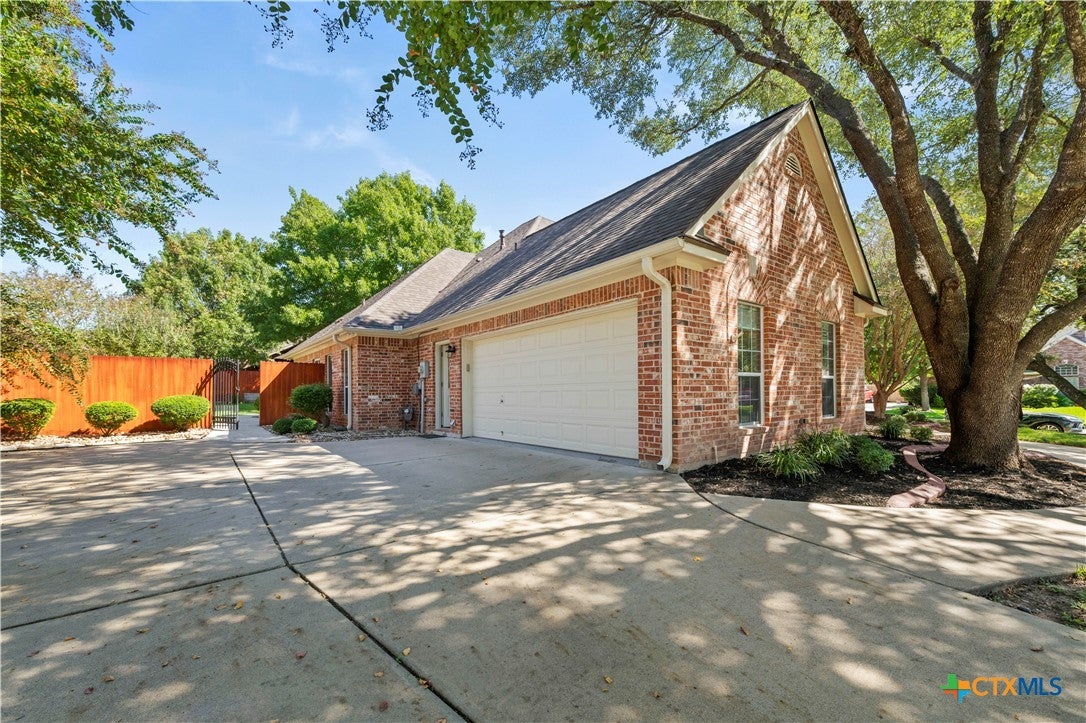 2204 Windsong Lane