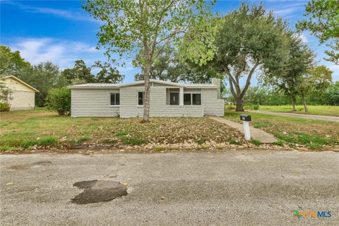 Photo of 611 Sarah Street, Edna, TX 77957 (MLS # 626197)