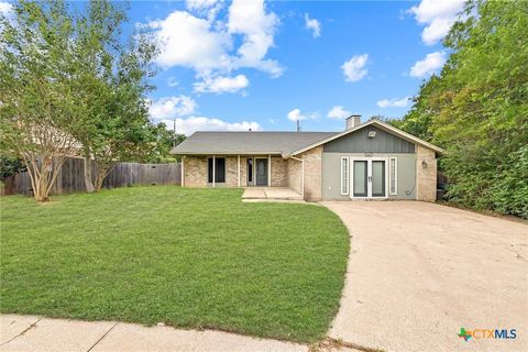 Photo of 800 Carmen Street, Killeen, TX 76541 (MLS # 613973)