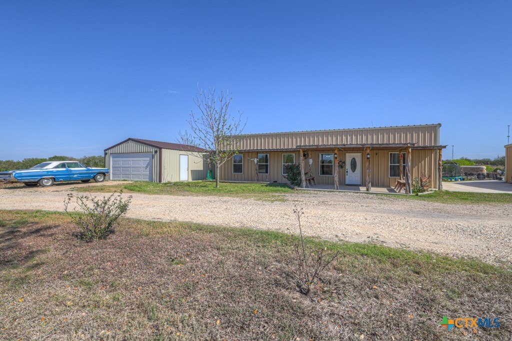 Photo of 2151 Old Lehmann Road, Seguin, TX 78155 (MLS # 607696)