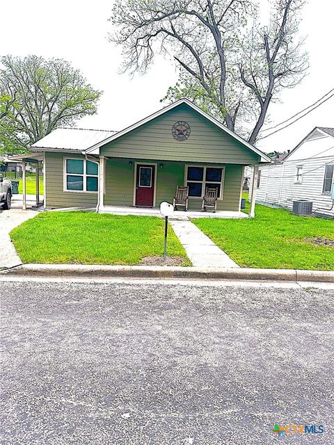 Photo of 310 N La Grange Street, Hallettsville, TX 77964 (MLS # 611862)