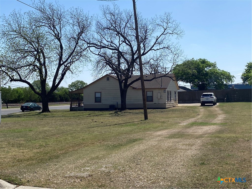 Photo 1 of 4 — 404 E Avenue D, Copperas Cove, TX 76522