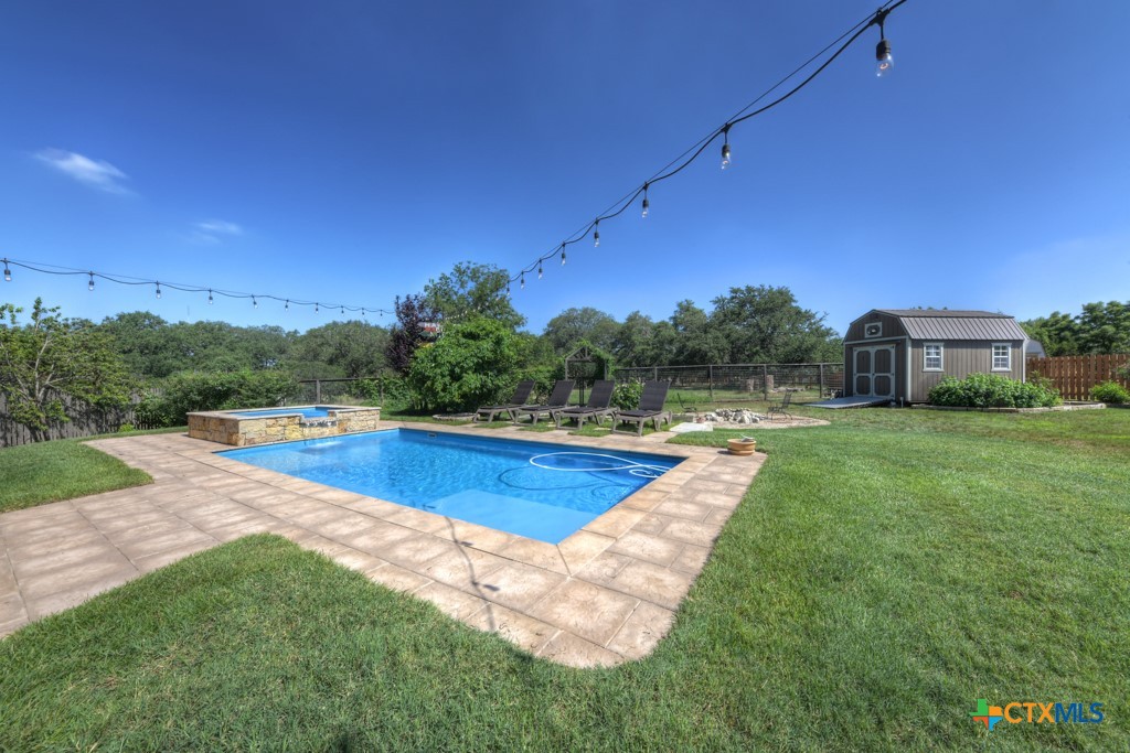 New Braunfels, Texas 78132, United States, 3 Bedrooms Bedrooms, ,2 BathroomsBathrooms,Residential,Pending,55533