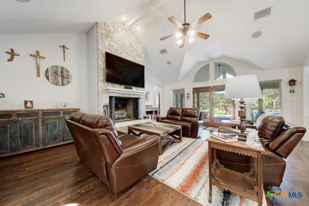 New Braunfels, Texas 78132, United States, 3 Bedrooms Bedrooms, ,2 BathroomsBathrooms,Residential,Pending,55533