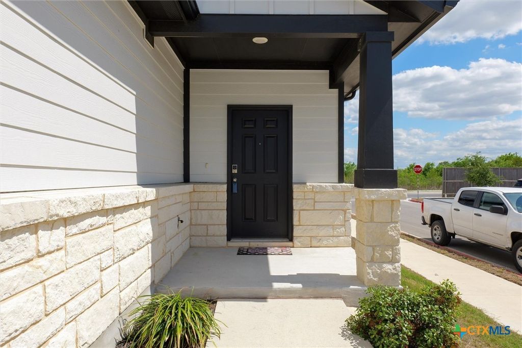 Photo of 149 Cutleaf Cove #31, San Marcos, TX 78666 (MLS # 609435)