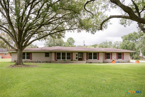 Photo of 12 Jade Drive, Victoria, TX 77904 (MLS # 627048)