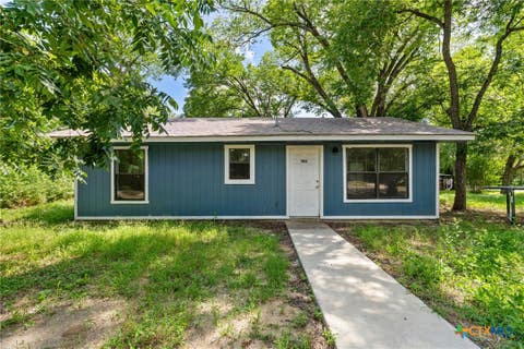 Photo of 903 W 1st Street, Cameron, TX 76520 (MLS # 621173)