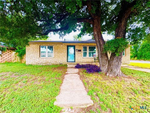 Photo of 2402 Oak Drive, Gatesville, TX 76528 (MLS # 618270)