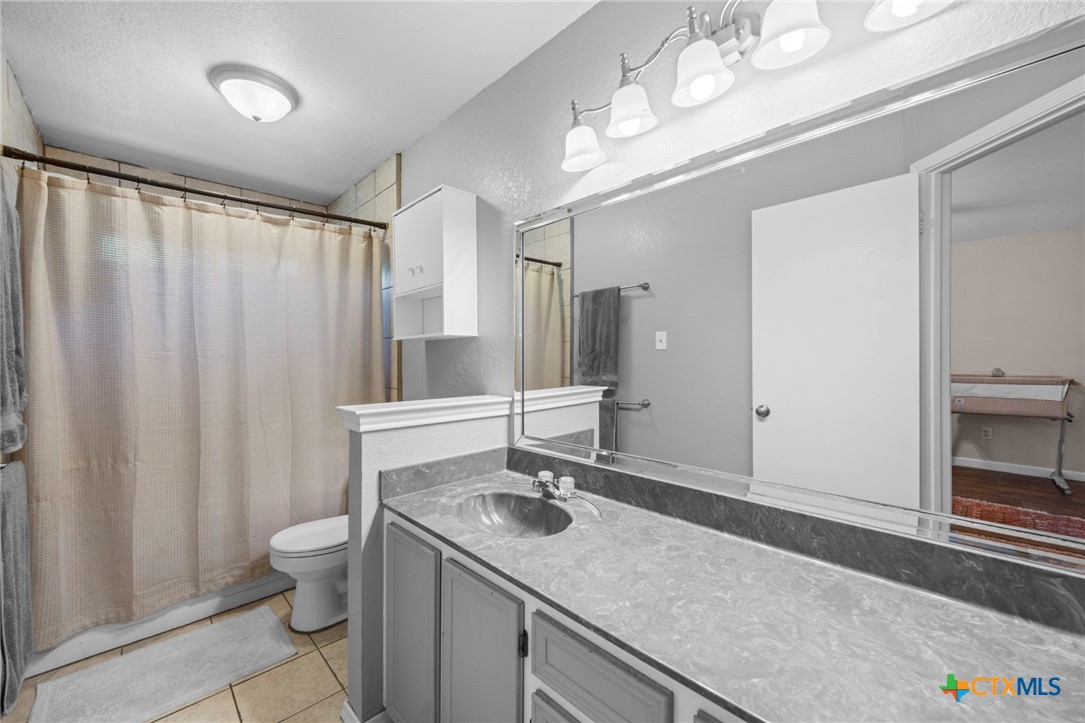 213 W Anderson Avenue