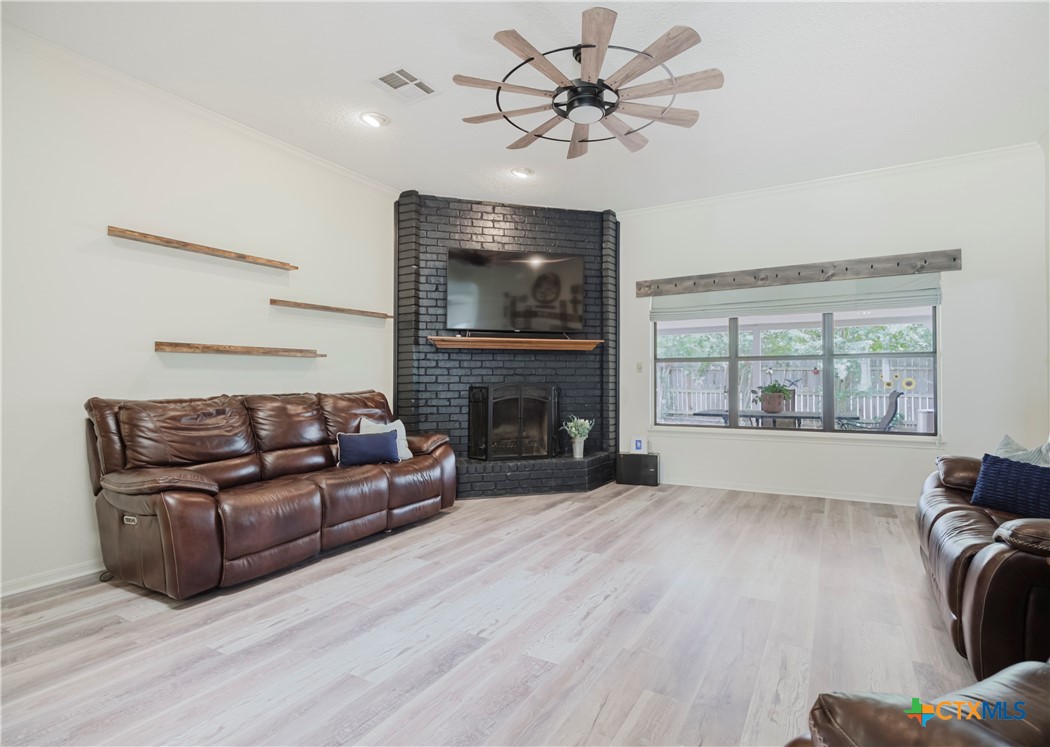 1012 Pin Oak Drive