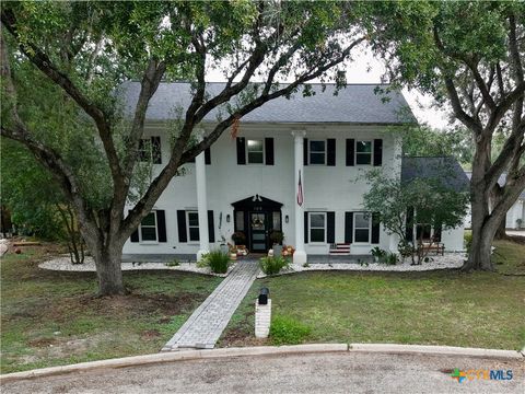 Photo of 109 Pasadena Drive, Victoria, TX 77904 (MLS # 595900)