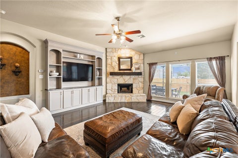 Photo of 1008 N Ash Cove, Hutto, TX 78634 (MLS # 622228)