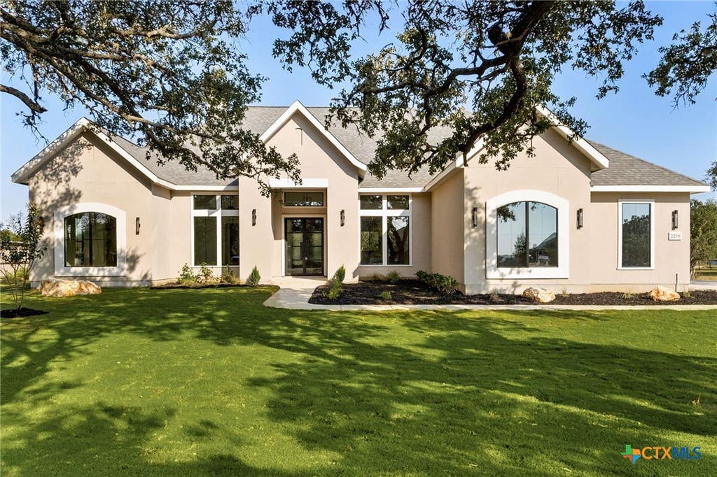 Photo of 611 Parkview Place, Canyon Lake, TX 78133 (MLS # 604484)