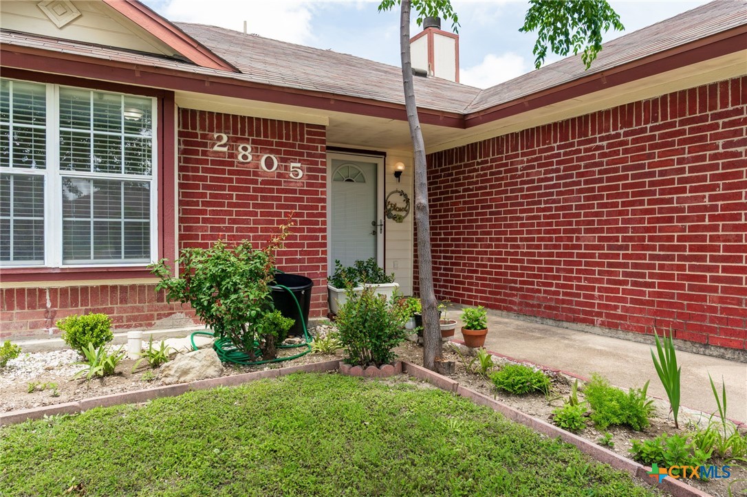 2805 Woodlands Drive