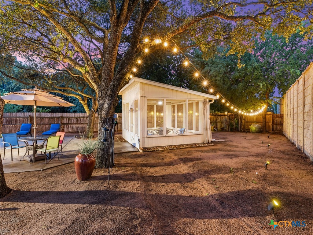 1832 Sunnybrook Drive