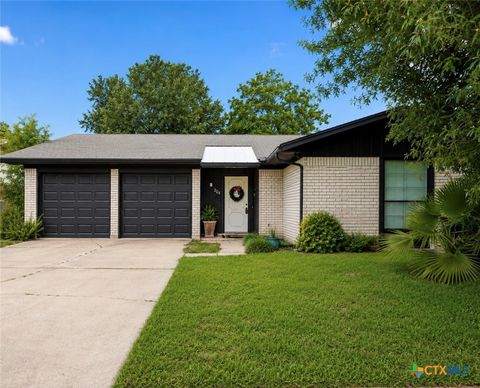 Photo of 204 Timberlane Drive, Victoria, TX 77901 (MLS # 614436)