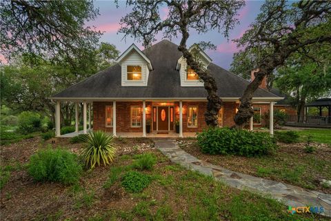 Photo of 622 Thousand Oaks Loop, San Marcos, TX 78666 (MLS # 612613)