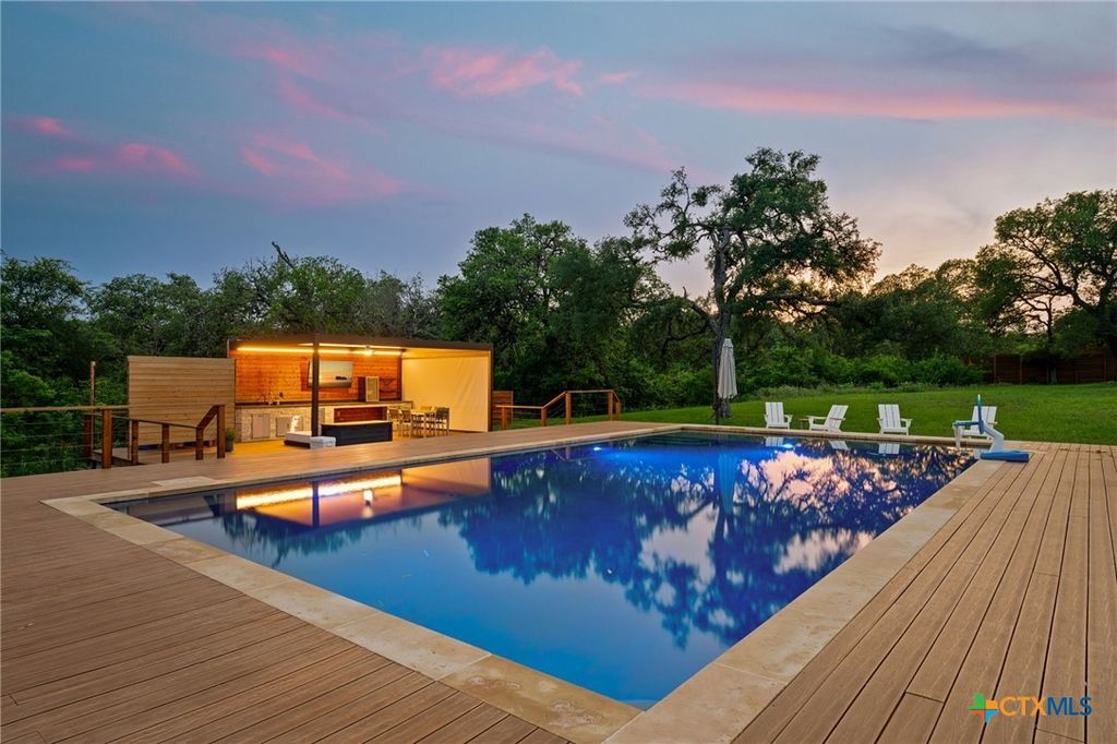 Photo of 622 Thousand Oaks Loop, San Marcos, TX 78666 (MLS # 612613)