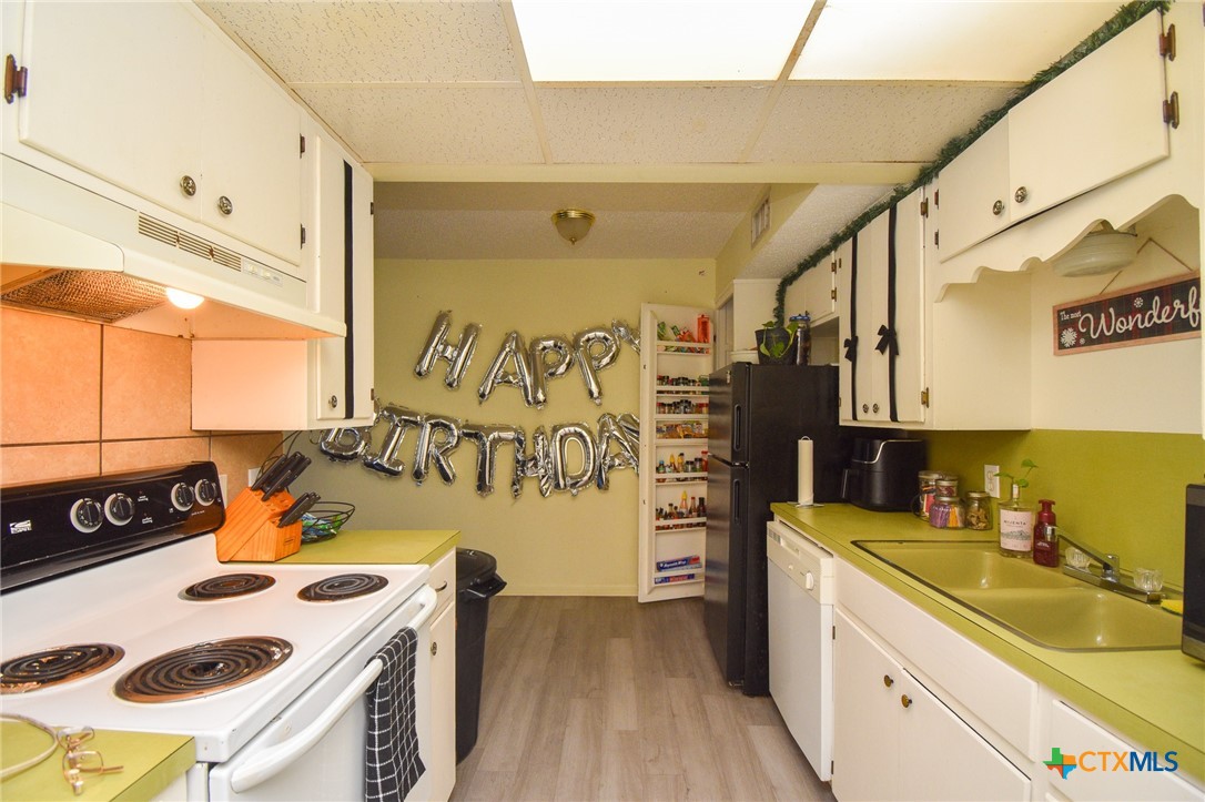 1805 Rosemary Avenue