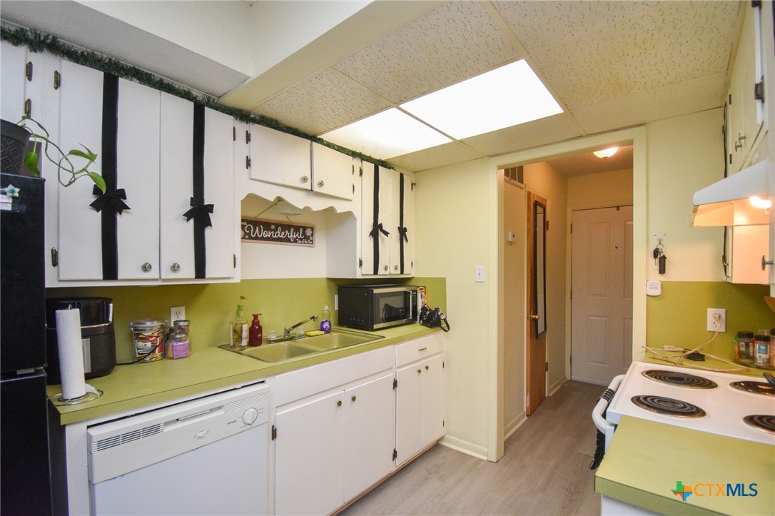 1805 Rosemary Avenue