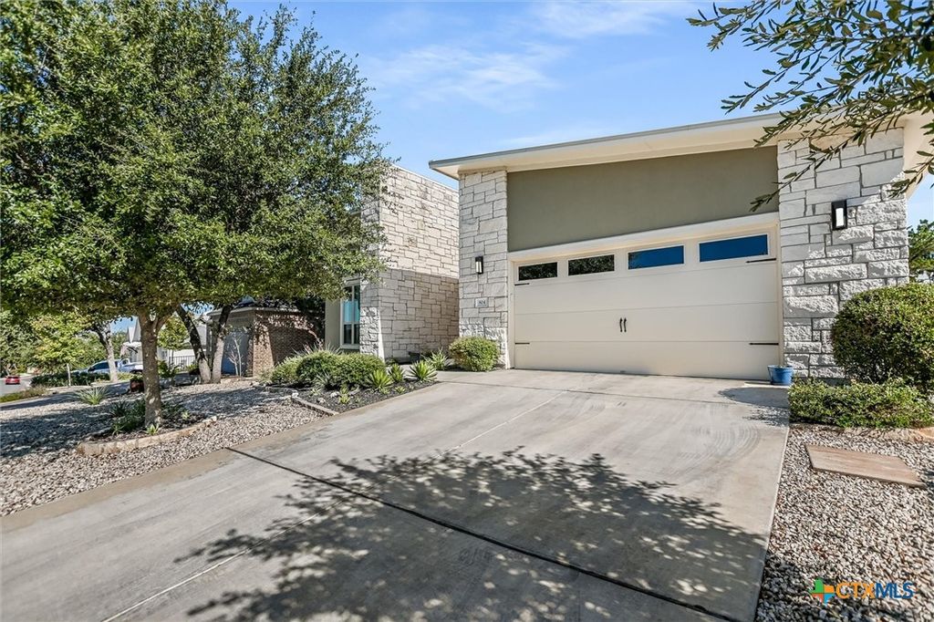 Photo of 804 Dancing Oak Lane, San Marcos, TX 78666 (MLS # 597473)