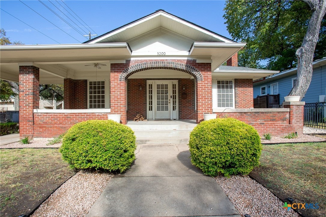 3200 Harris Park Avenue