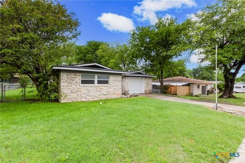 Photo of 1114 Robindale Drive, Killeen, TX 76549 (MLS # 611889)