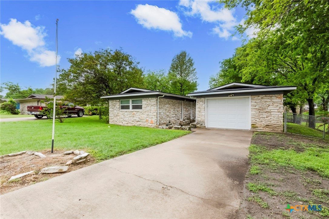 1114 Robindale Drive