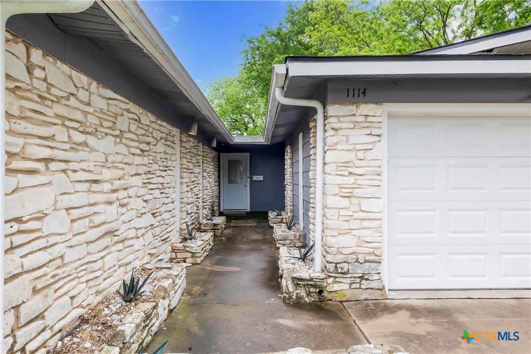 1114 Robindale Drive