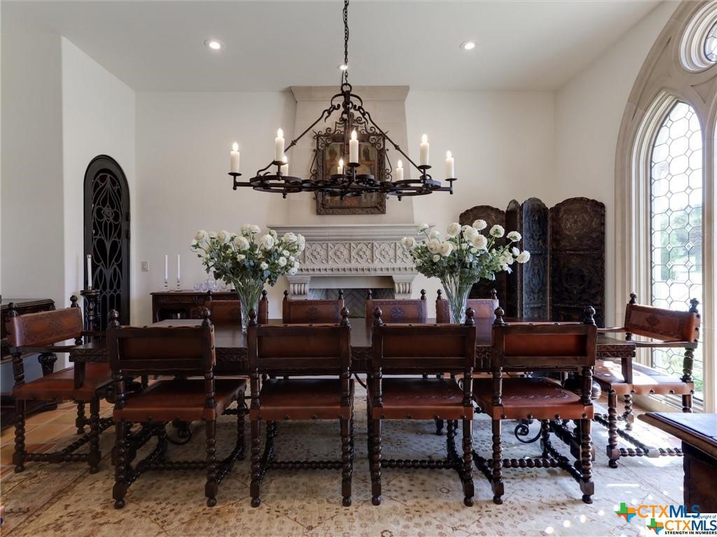 Victoria, Texas, 77904, United States, 5 Bedrooms Bedrooms, ,8 BathroomsBathrooms,Residential,Active,1912815