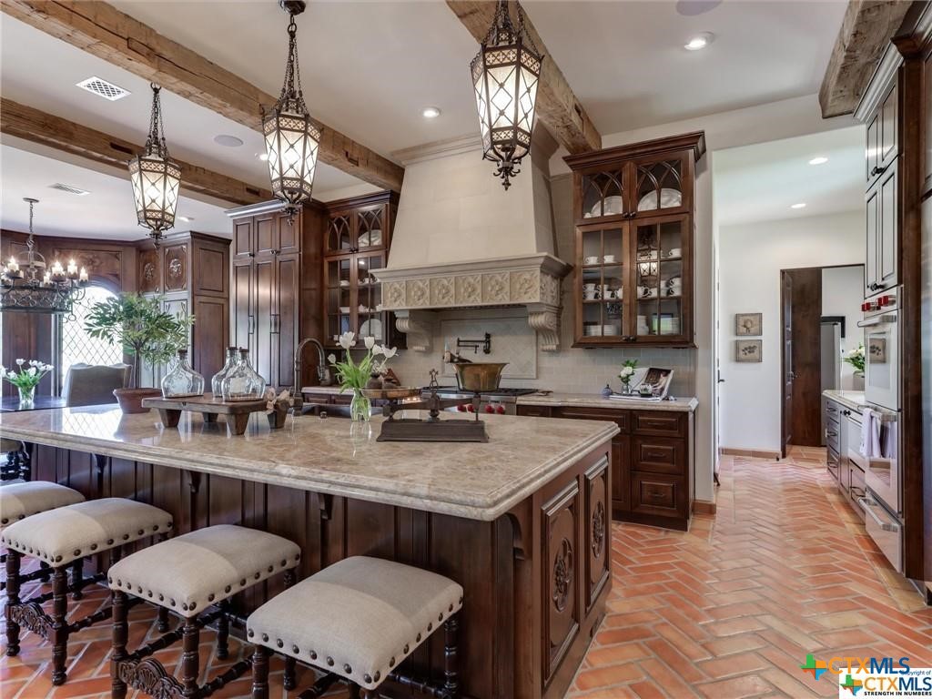 Victoria, Texas, 77904, United States, 5 Bedrooms Bedrooms, ,8 BathroomsBathrooms,Residential,Active,1912815