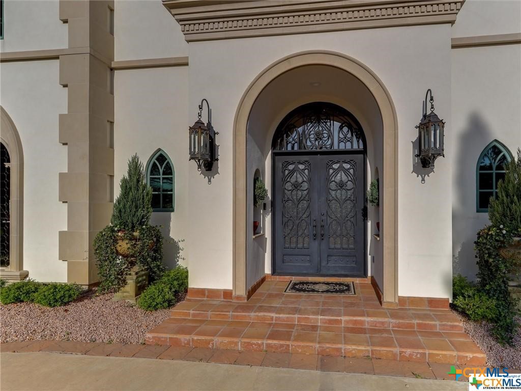 208 Creekridge Dr.