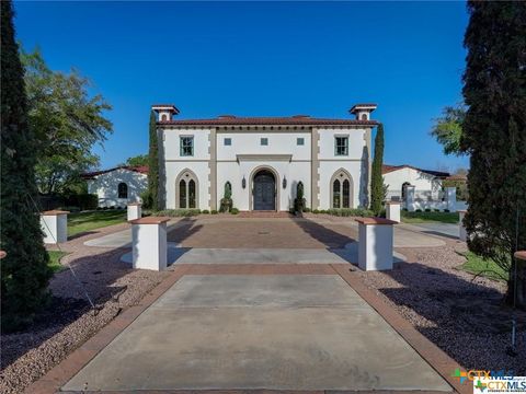 208 Creekridge Dr. Victoria TX 77904